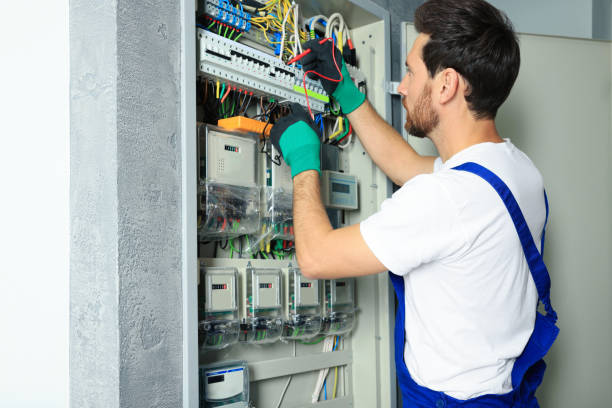 Best Affordable Emergency Electrician  in Winlock, WA